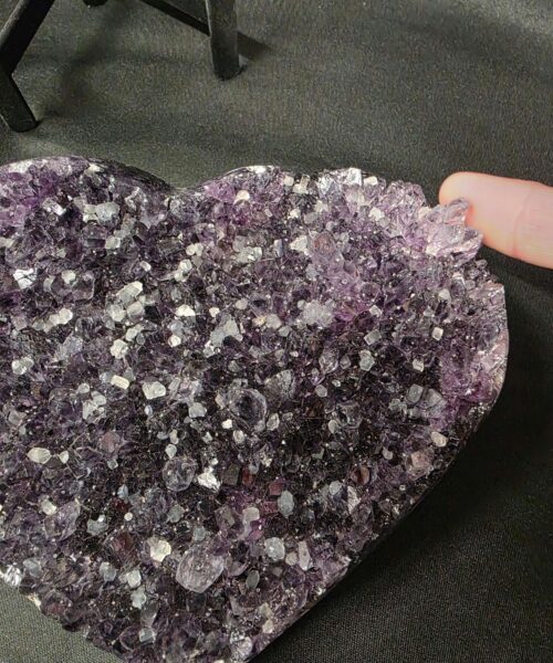 Alternative view of Amethyst Heart on Stand 19 Purple Quartz Geode Crystal Gift 691g - H13xW15xD6cm