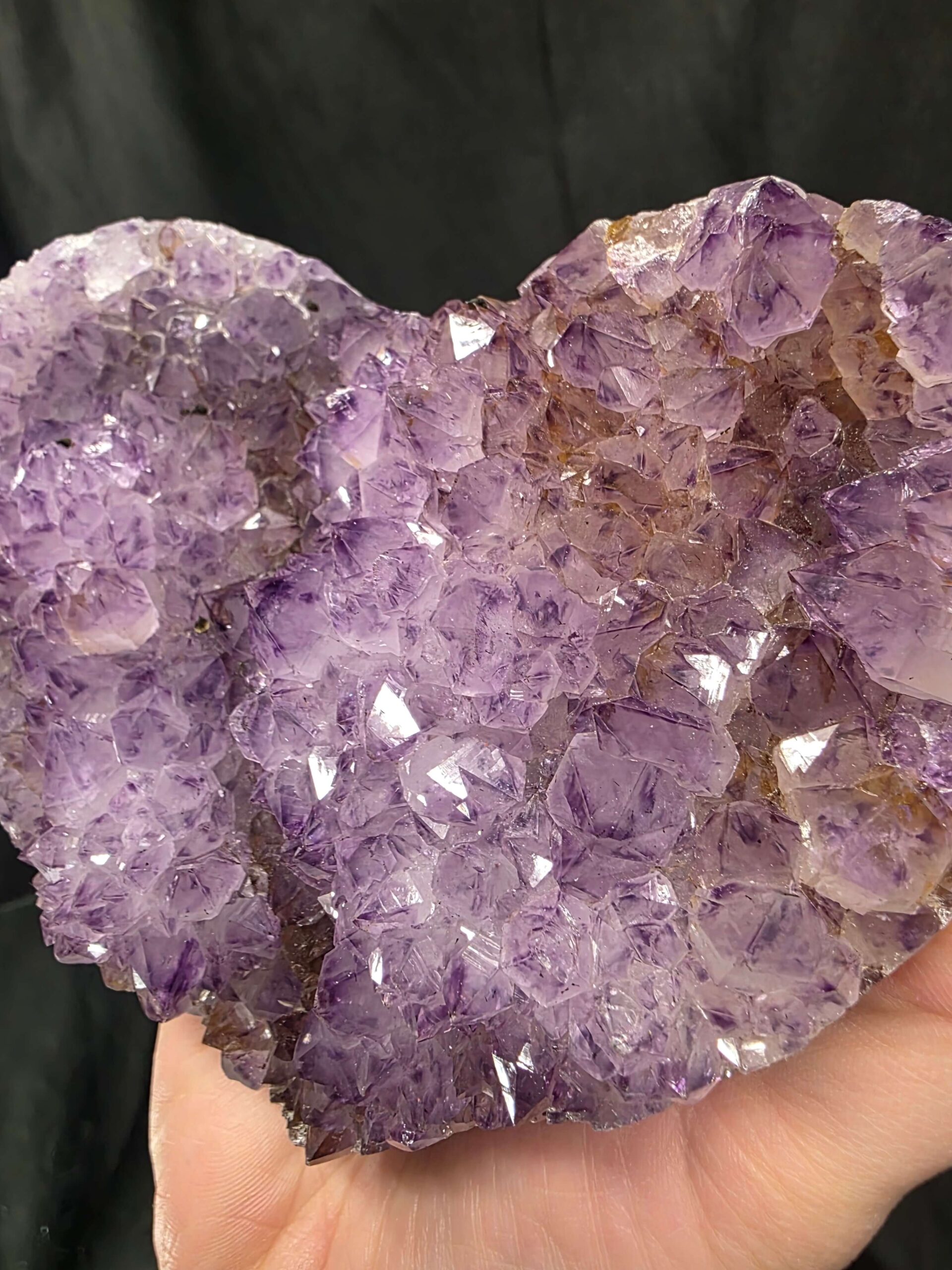Large Amethyst Heart on Stand 21 Purple Quartz Geode Crystal Gift 921g - H11.5xW13xD7cm - Image 3