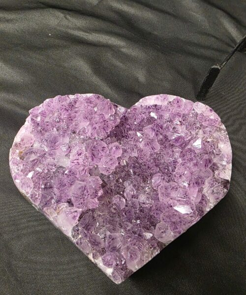 Huge Amethyst Heart on Stand 22 Purple Quartz Geode Crystal Gift 1.552g - H15xW19xD10cm - Image 3