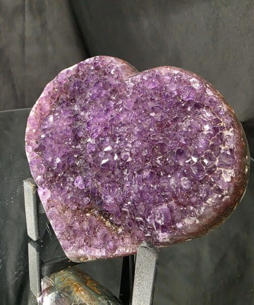 Alternative view of Amethyst Heart on Stand 3 Purple Quartz Geode Crystal Gift 571g - H11xW12xD6cm