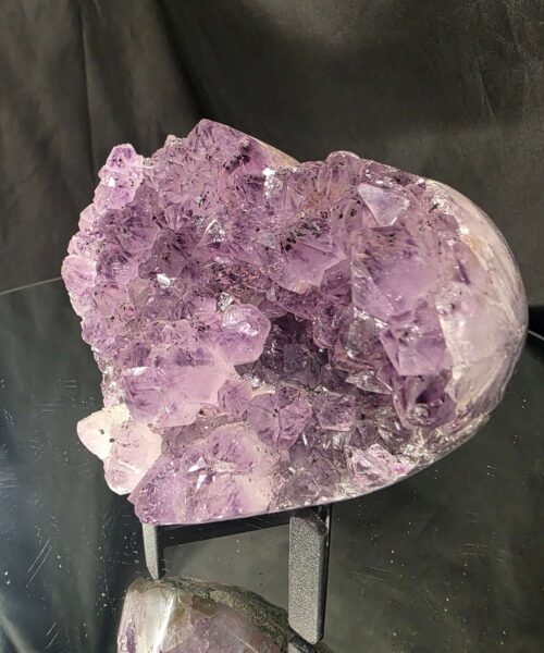 Amethyst Heart on Stand 7 Purple Quartz Geode Crystal Gift 881g - H12xW12xD6cm - Image 3