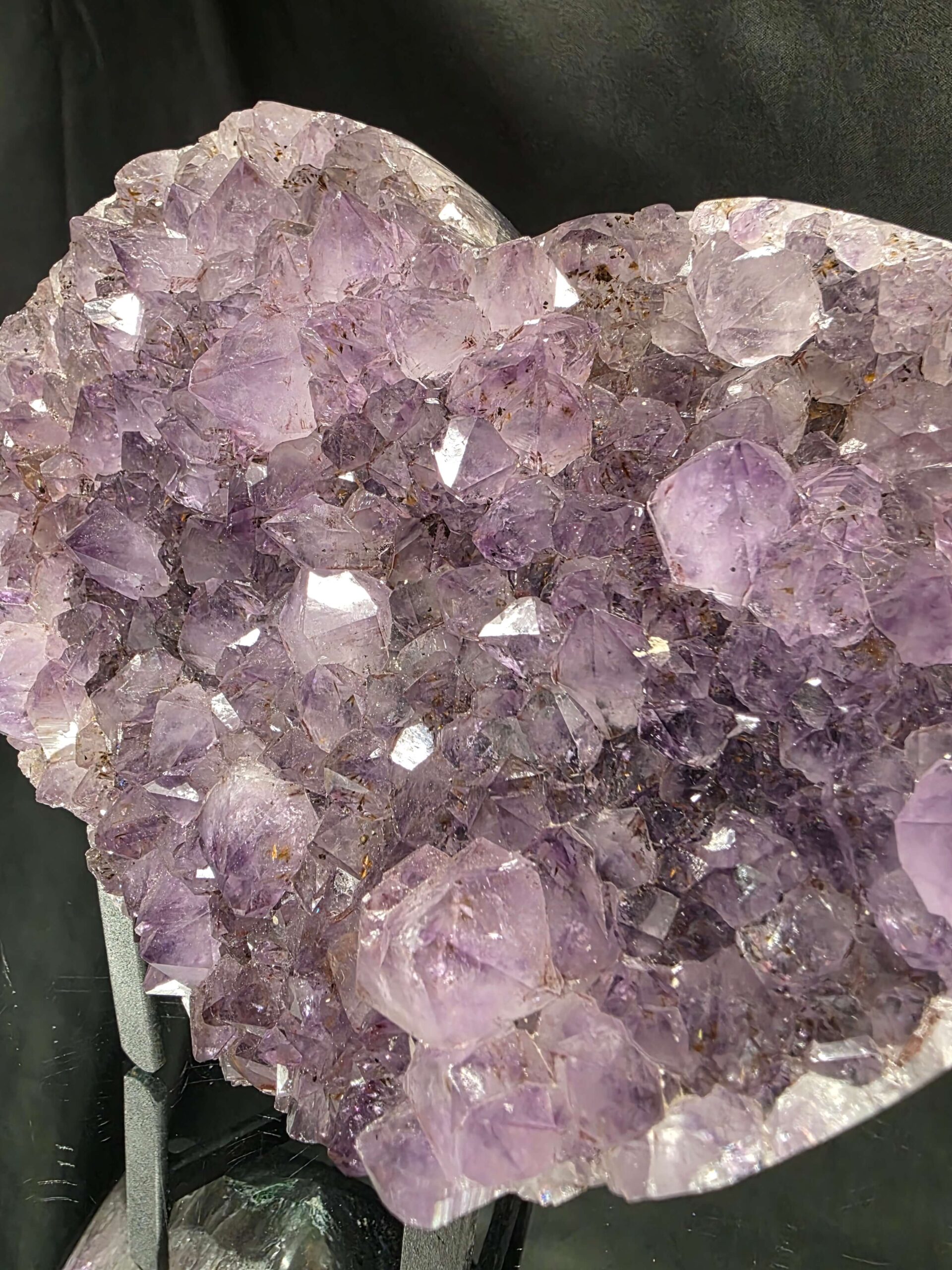Huge Amethyst Heart on Stand 8 Purple Quartz Geode Crystal Gift 1.834g - H15xW17xD10cm - Image 2