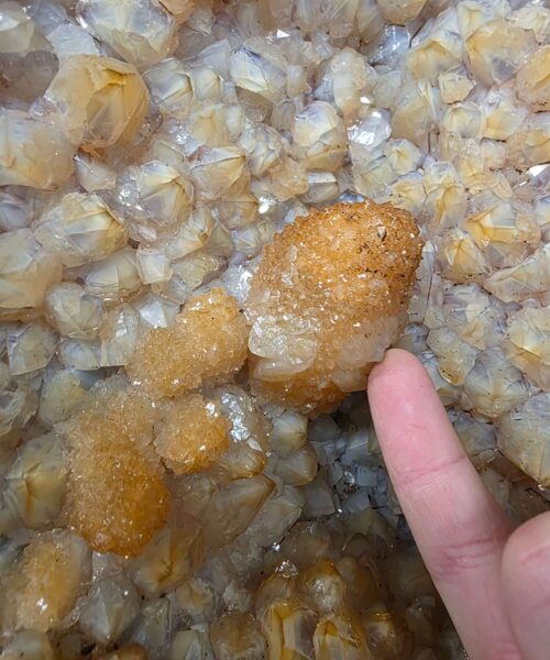 Very Tall Citrine Geode PAIR 604-605 Crystal Cluster Druzy Premium Grade 91kg each H120xW33xD23cm - Image 7